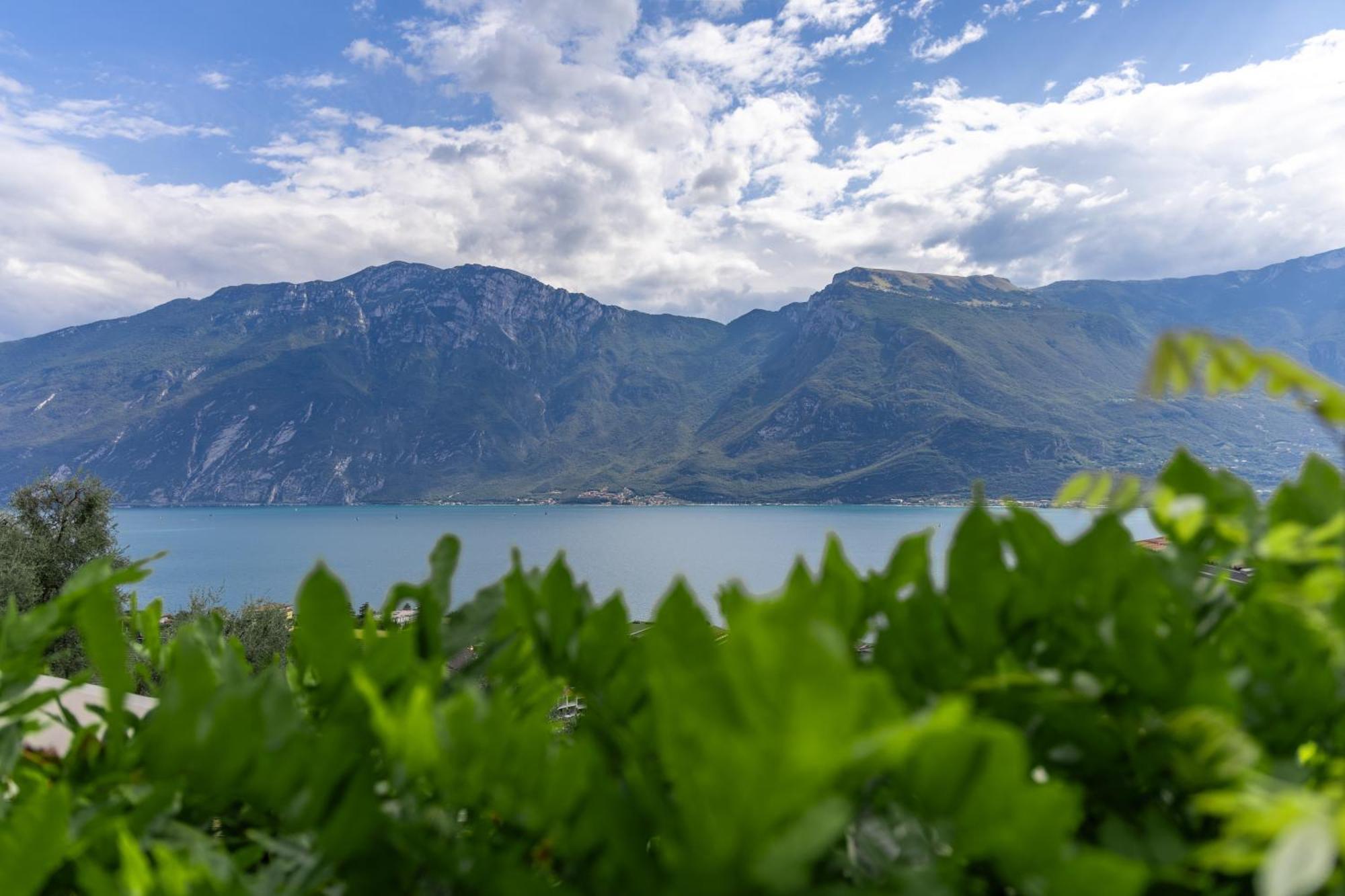 Llac Living Nature Hotel Лимоне-суль-Гарда Экстерьер фото