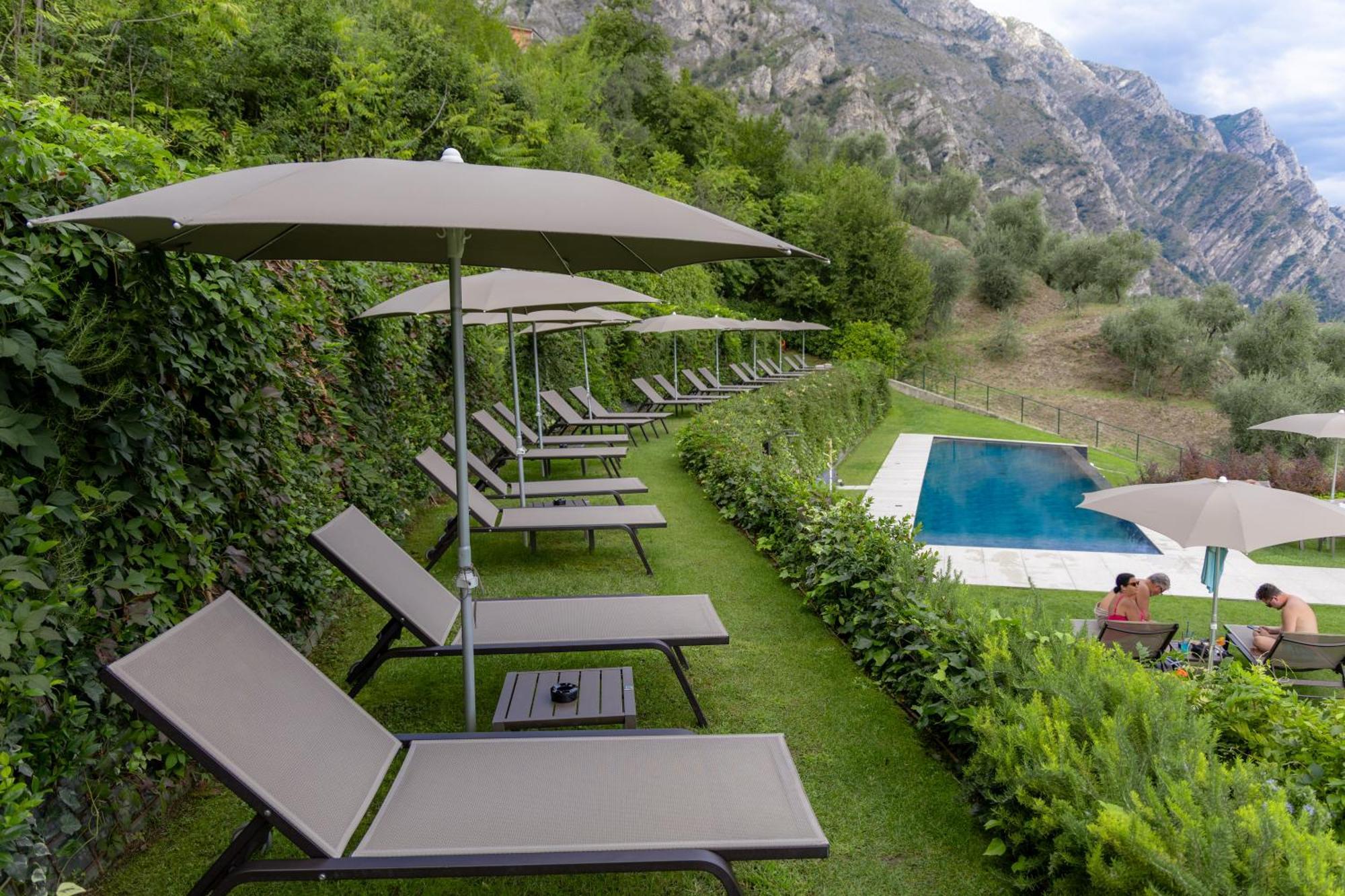 Llac Living Nature Hotel Лимоне-суль-Гарда Экстерьер фото