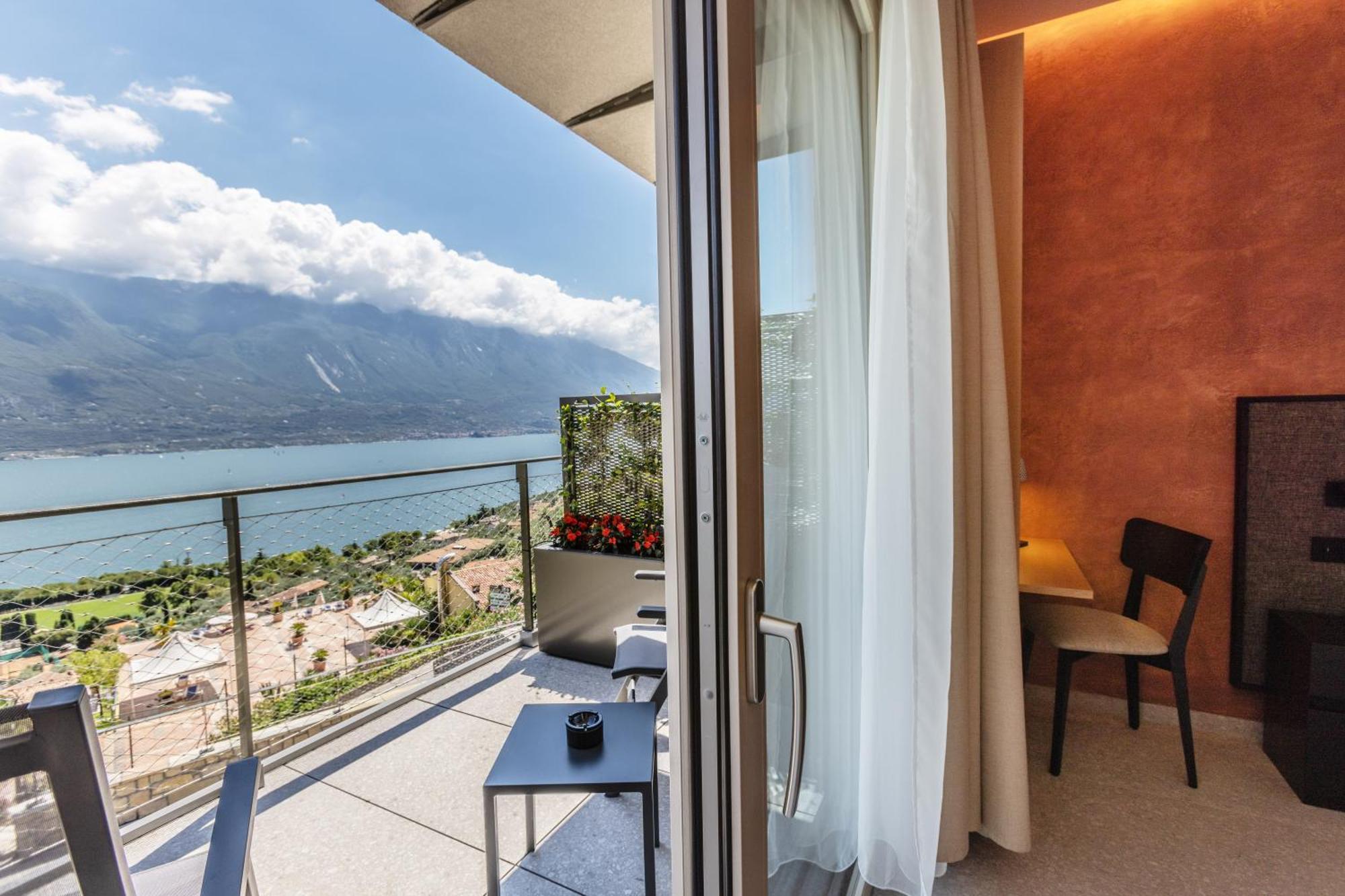Llac Living Nature Hotel Лимоне-суль-Гарда Номер фото